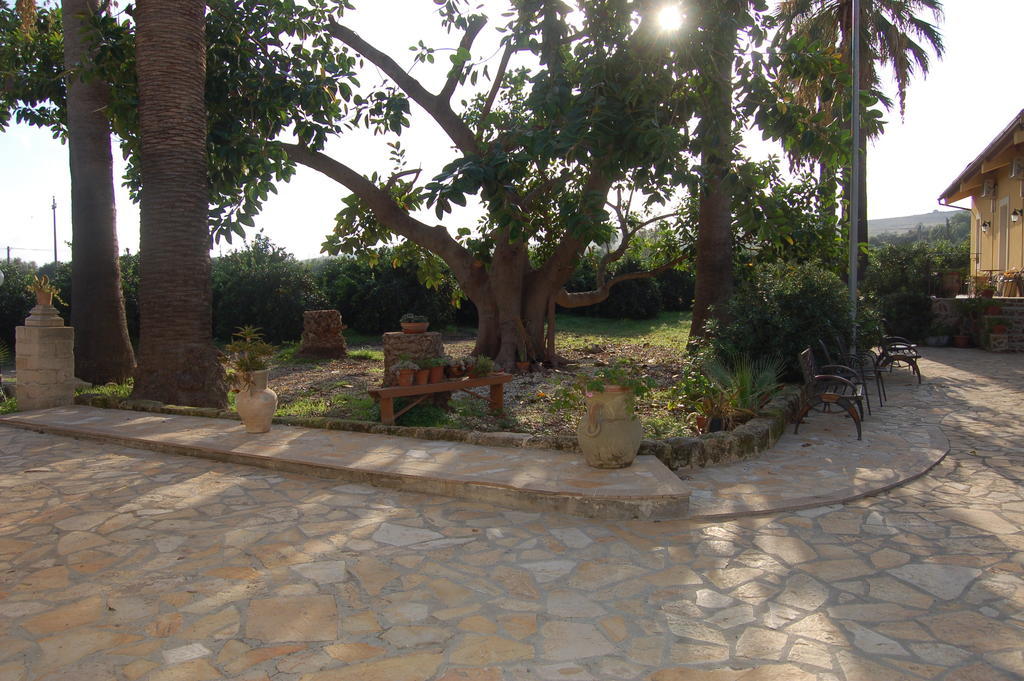 Il Giardino Del Sole Villa Agnone Bagni Exteriör bild