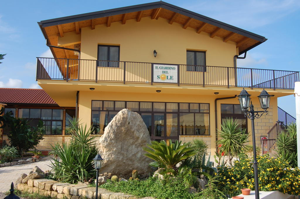 Il Giardino Del Sole Villa Agnone Bagni Exteriör bild