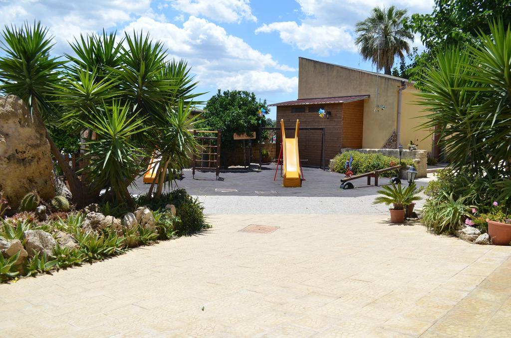 Il Giardino Del Sole Villa Agnone Bagni Exteriör bild