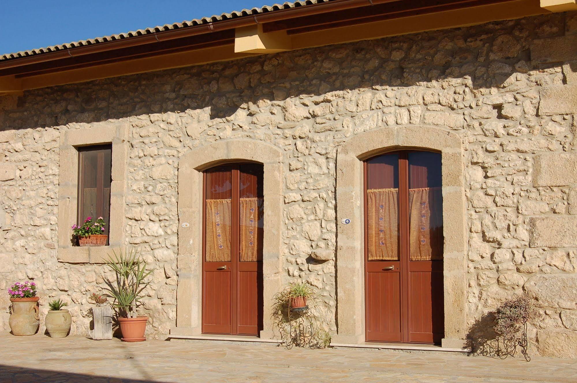 Il Giardino Del Sole Villa Agnone Bagni Exteriör bild
