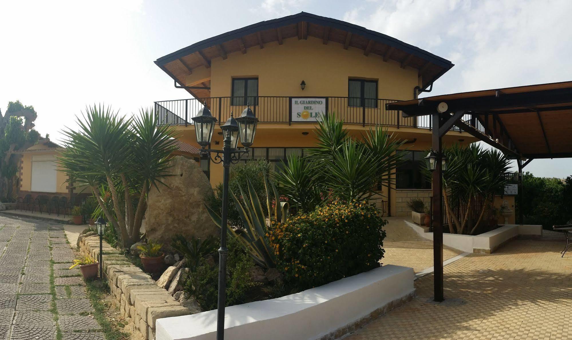 Il Giardino Del Sole Villa Agnone Bagni Exteriör bild