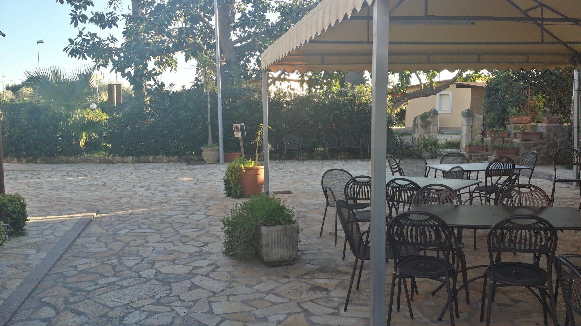 Il Giardino Del Sole Villa Agnone Bagni Exteriör bild